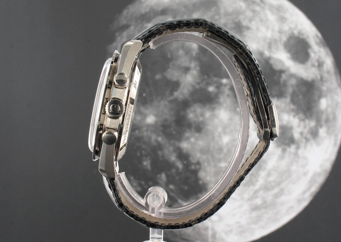 Watch Guru - Watch Fiend - Omega - Speedmaster 25Th Anniversary Apollo XI