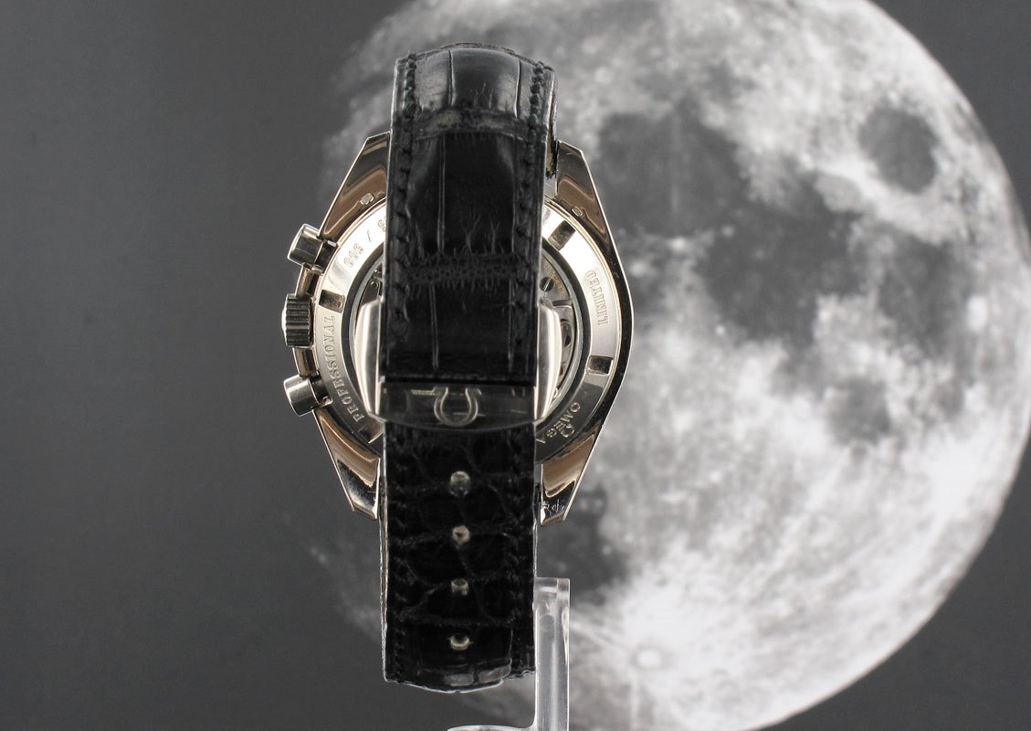 Watch Guru - Watch Fiend - Omega - Speedmaster 25Th Anniversary Apollo XI