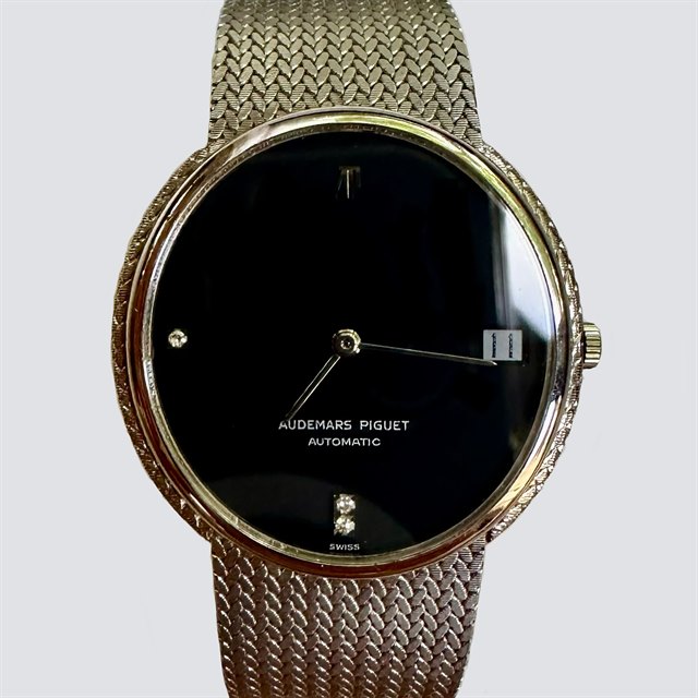 Audemars Piguet Oval Calendar Integral Bracelet